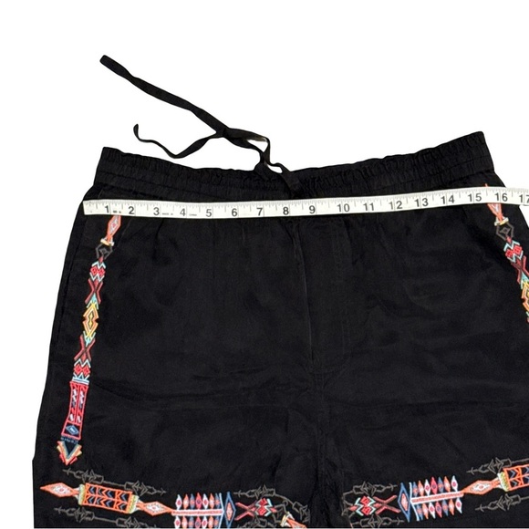 Johnny Was Sascha Embroidered Black Shorts NWT Size S Boho Festival Cupra Blend - Picture 10 of 10